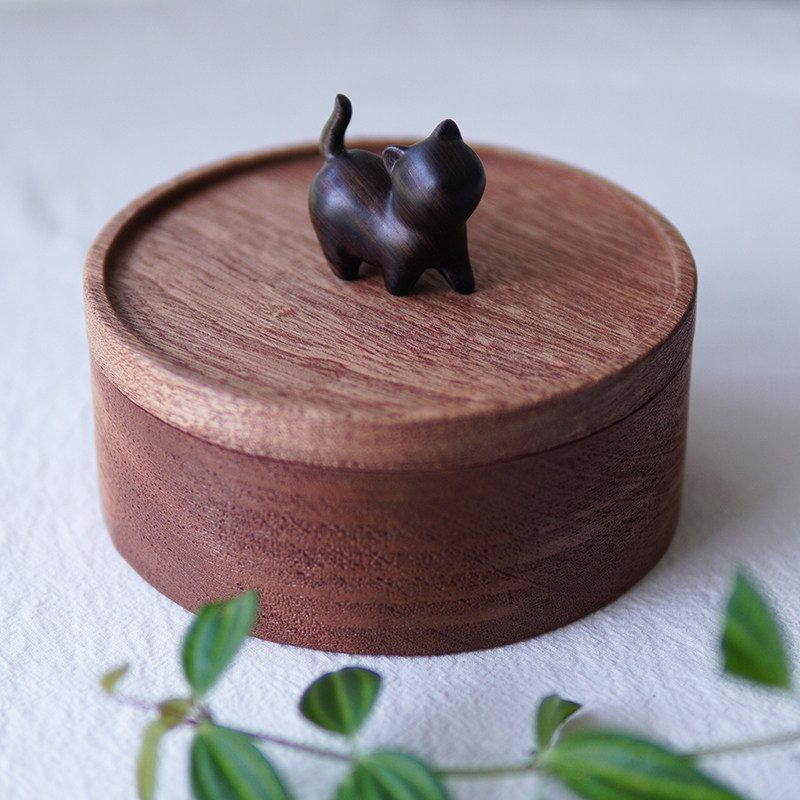 Purpleheart wood cat (looking up) product view 1