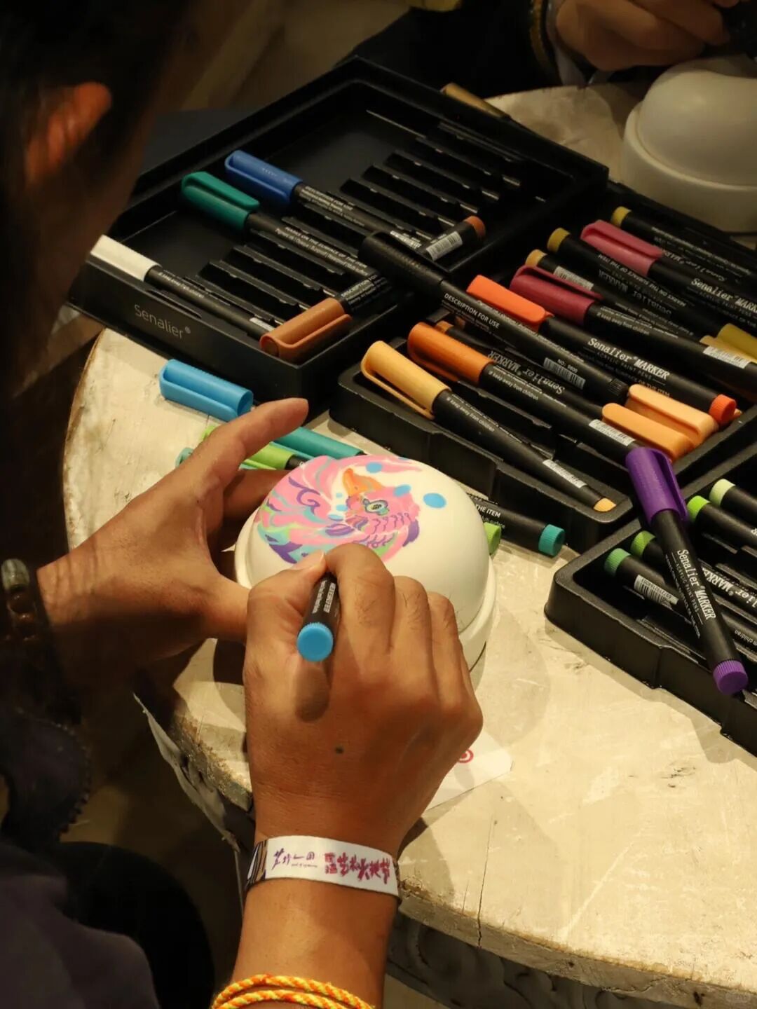 Hand-drawing workshop scene